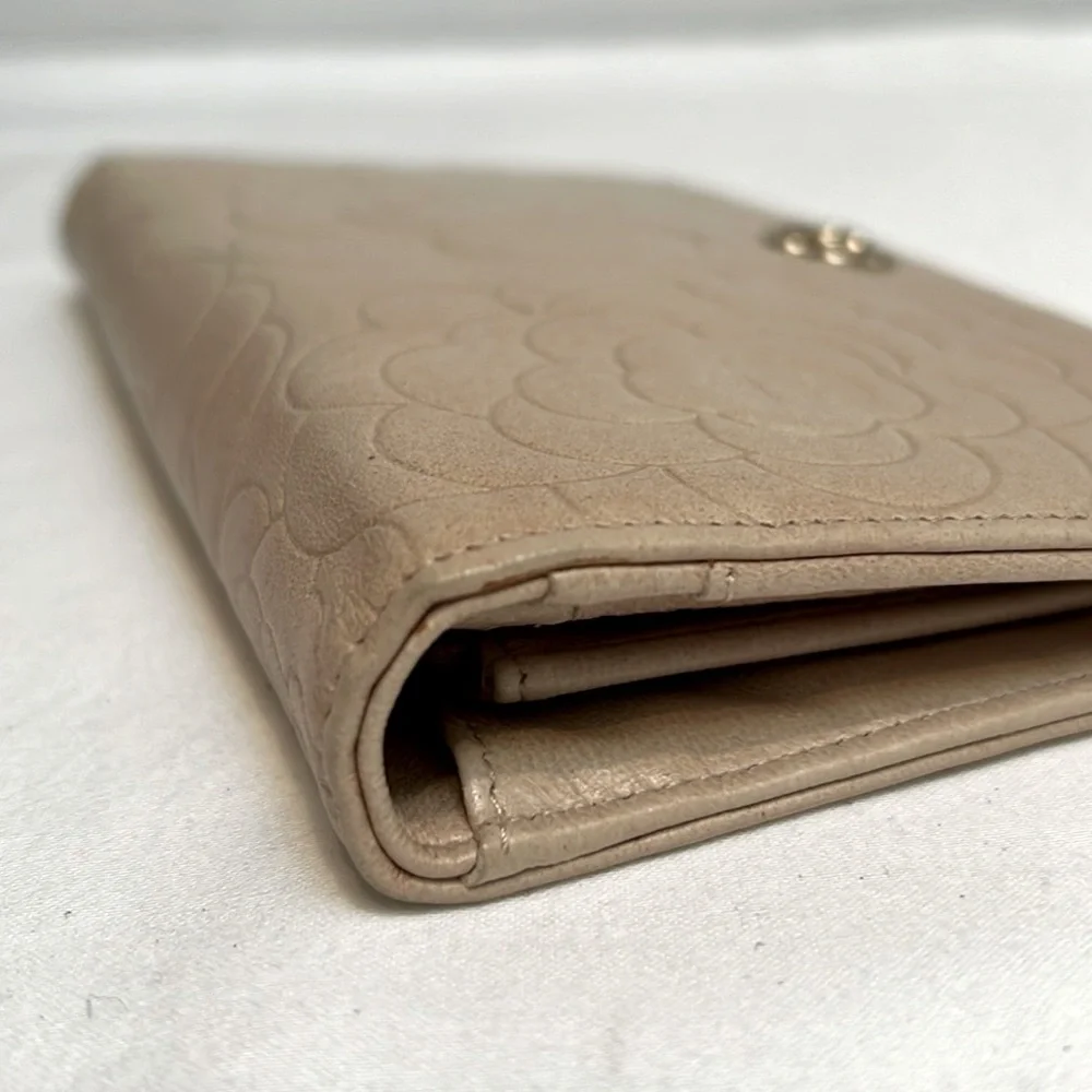 Chanel Camelia Yen Billfold Wallet